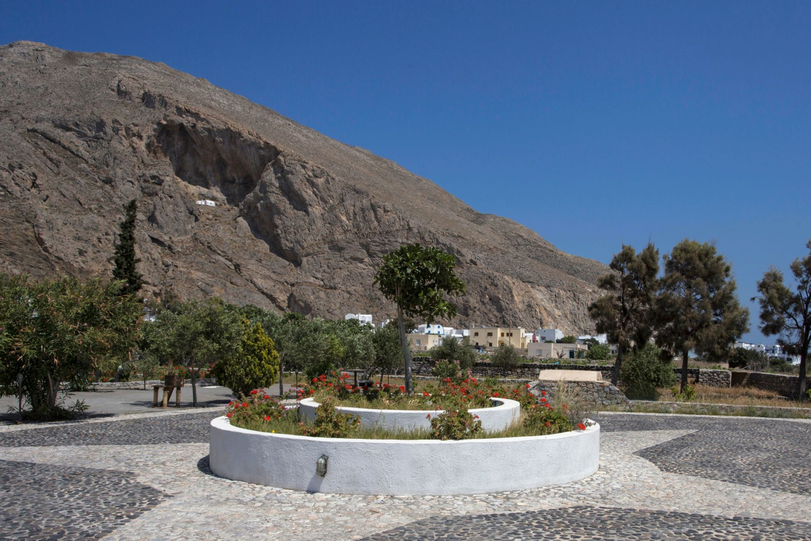 Photo - Birds Villa Apartments with Heated Pool - Including Car and Breakfast