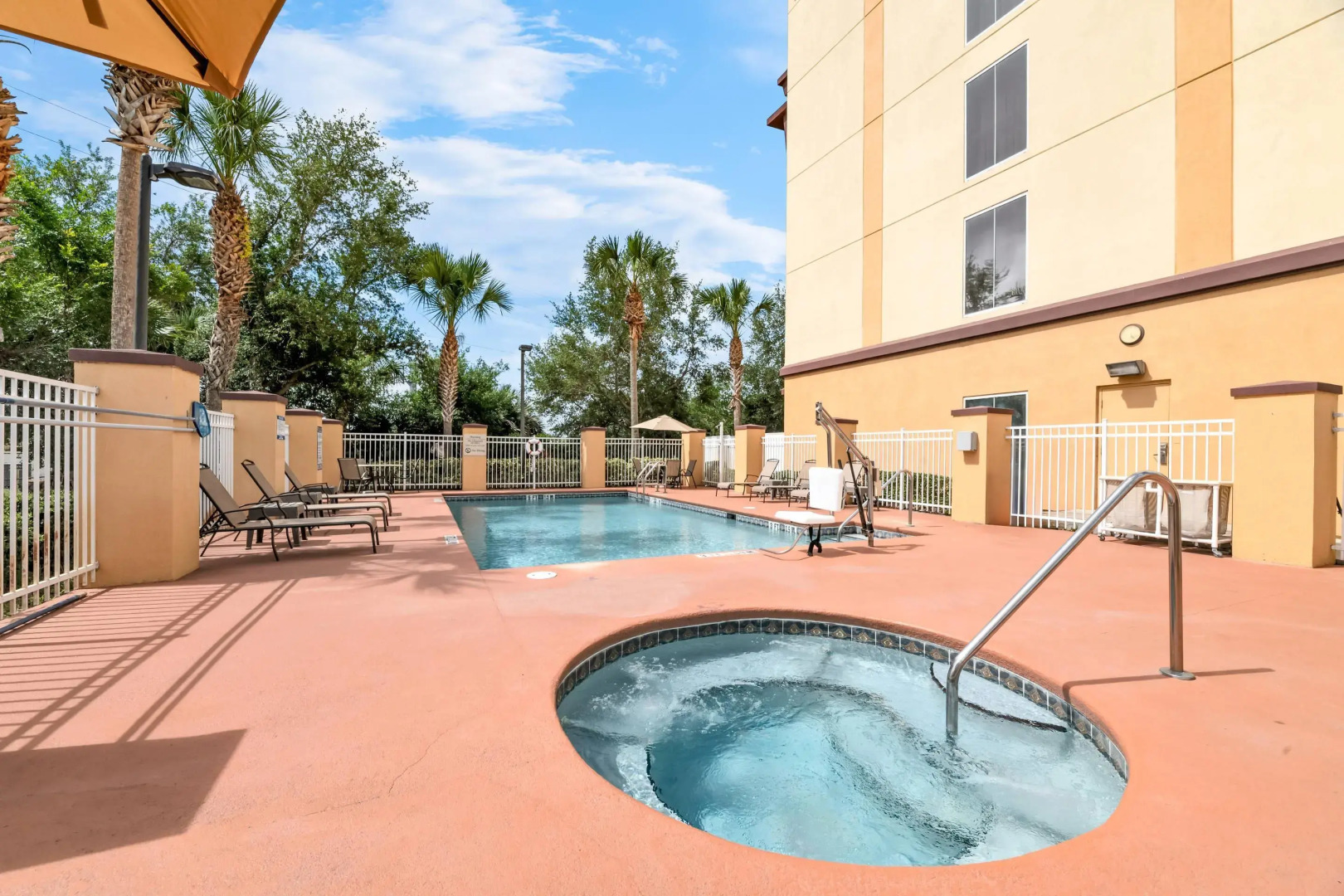Photo - Comfort Suites Orlando Airport