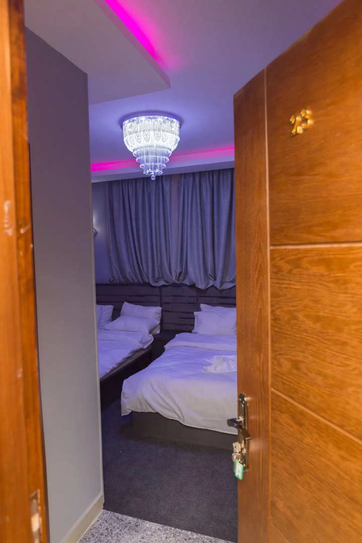 Photo - Capital Hotel
