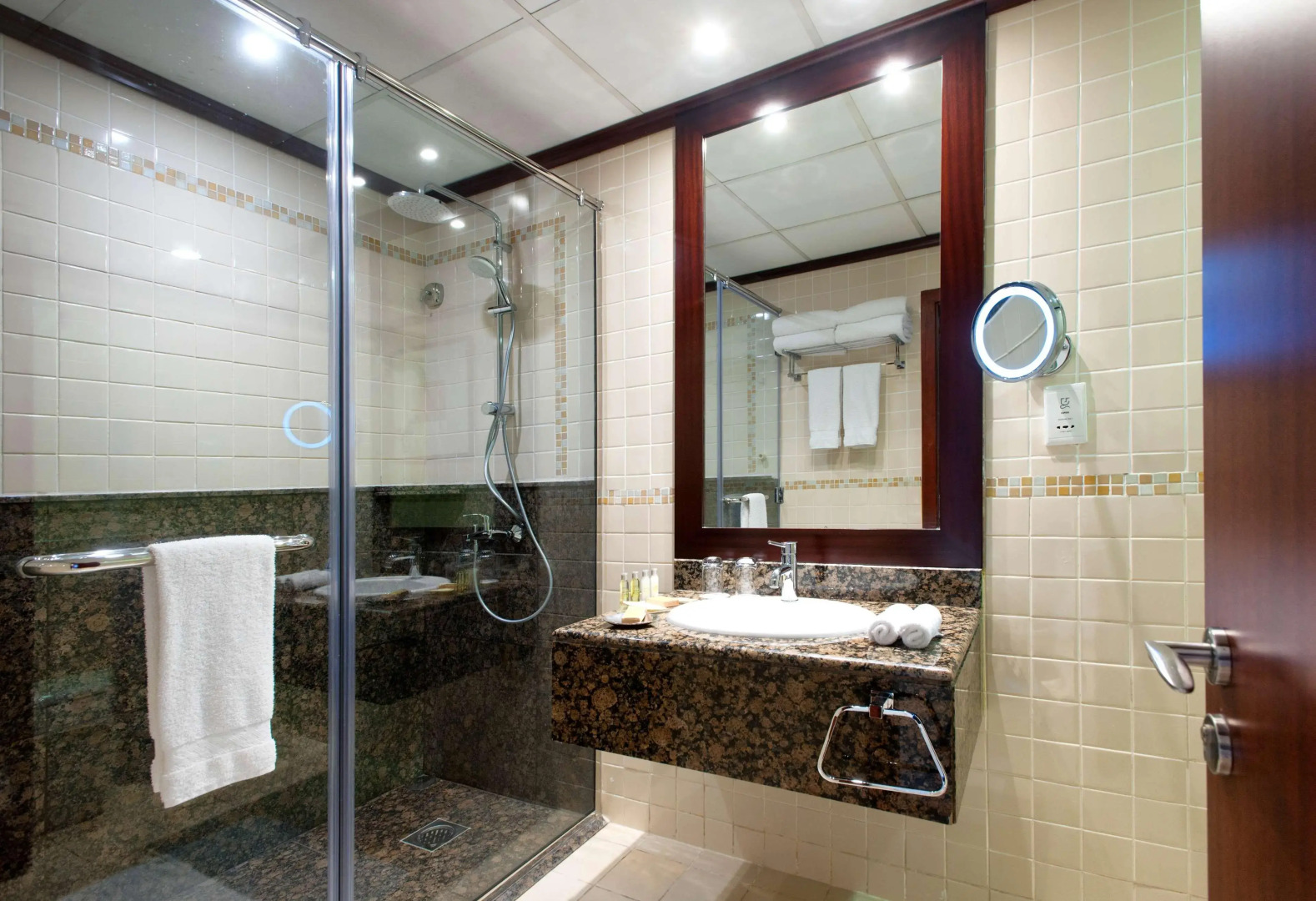 Photo - Hilton Dubai The Walk