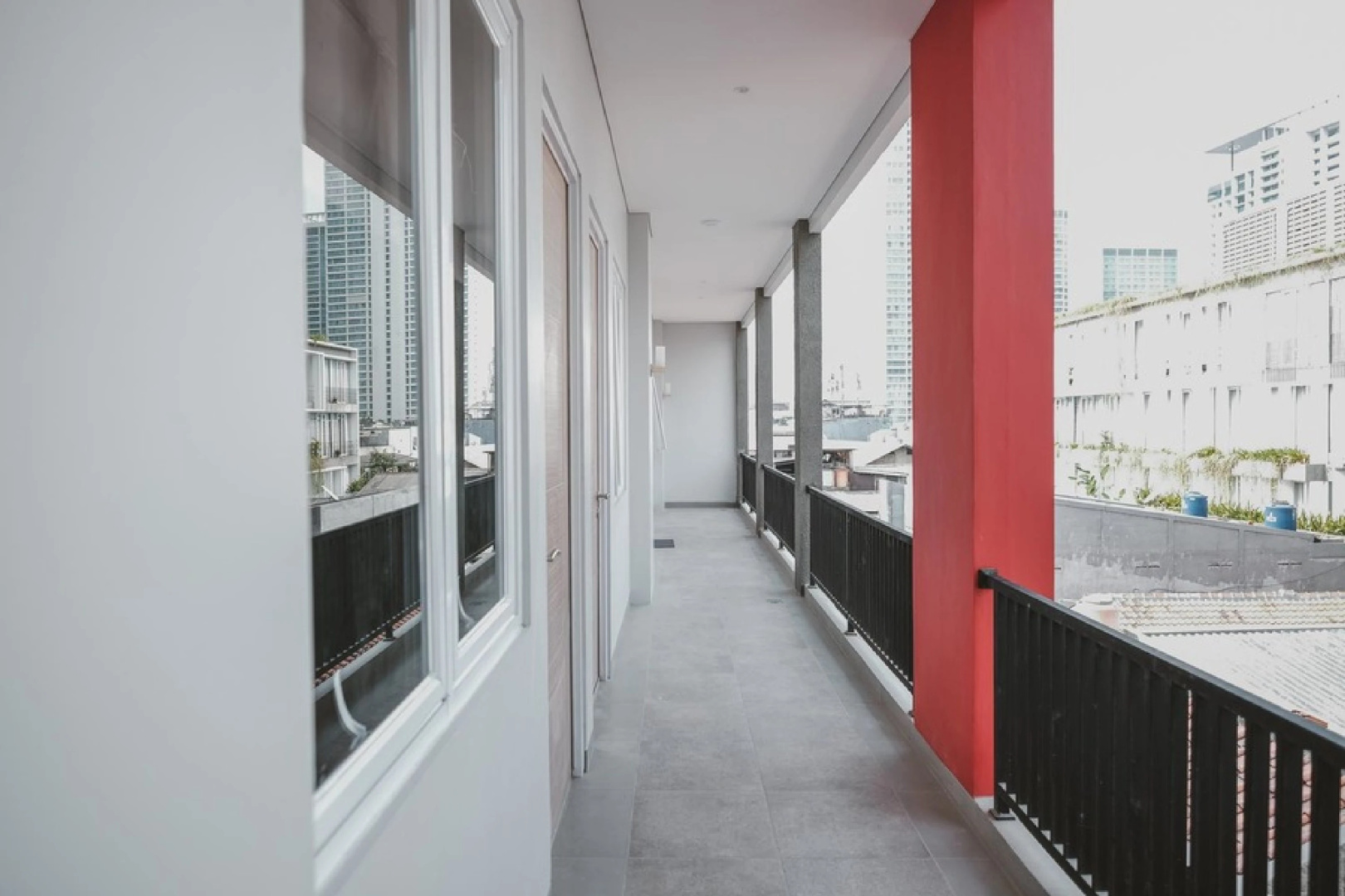 Foto - Reddoorz Plus @ Karet Pedurenan 3