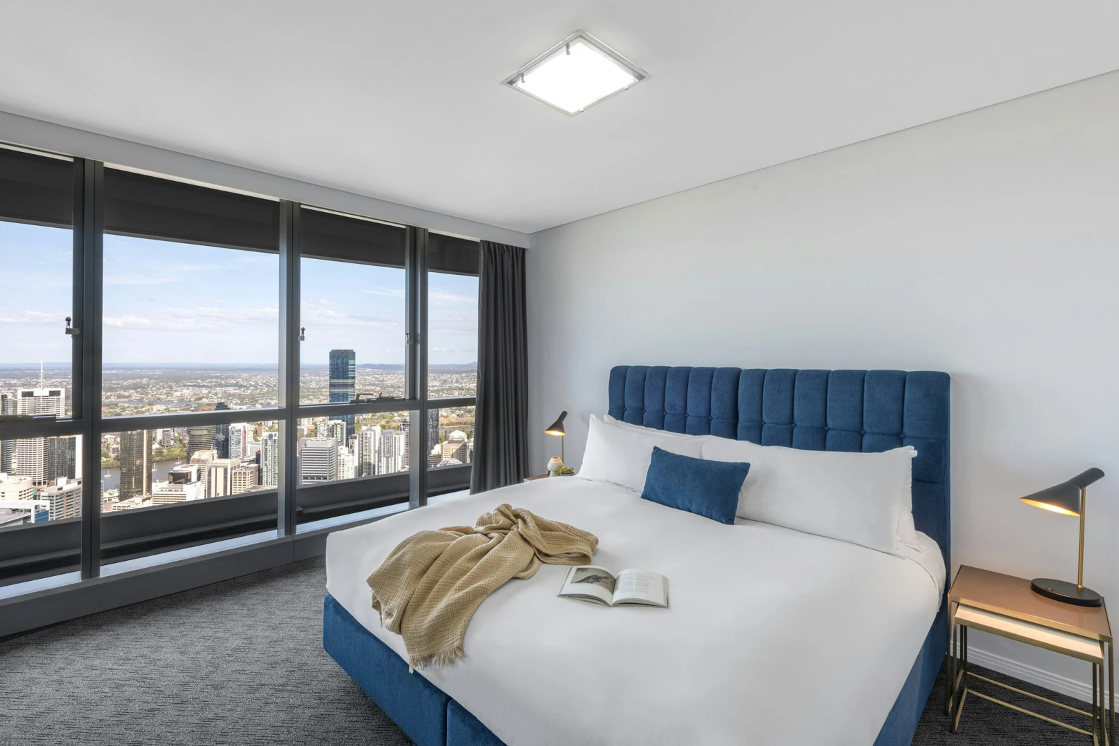 Photo - Meriton Suites Herschel Street, Brisbane