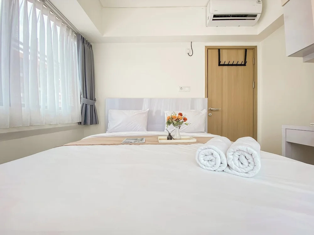 Restful And Chic 2Br At Meikarta Apartment