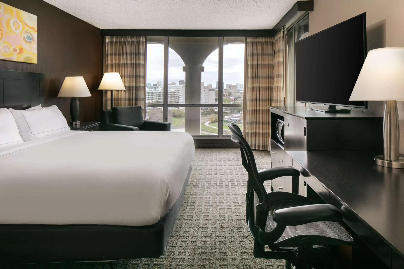 Foto - DoubleTree by Hilton Dallas Market Center