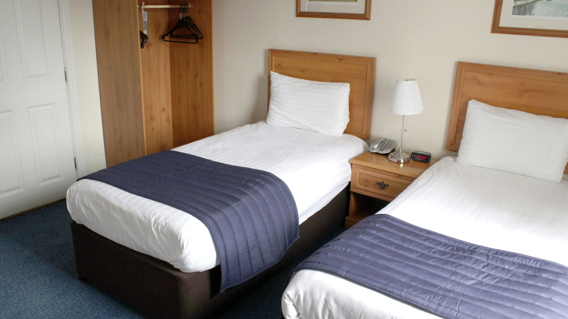 Photo - Discovery Inn - Leeds