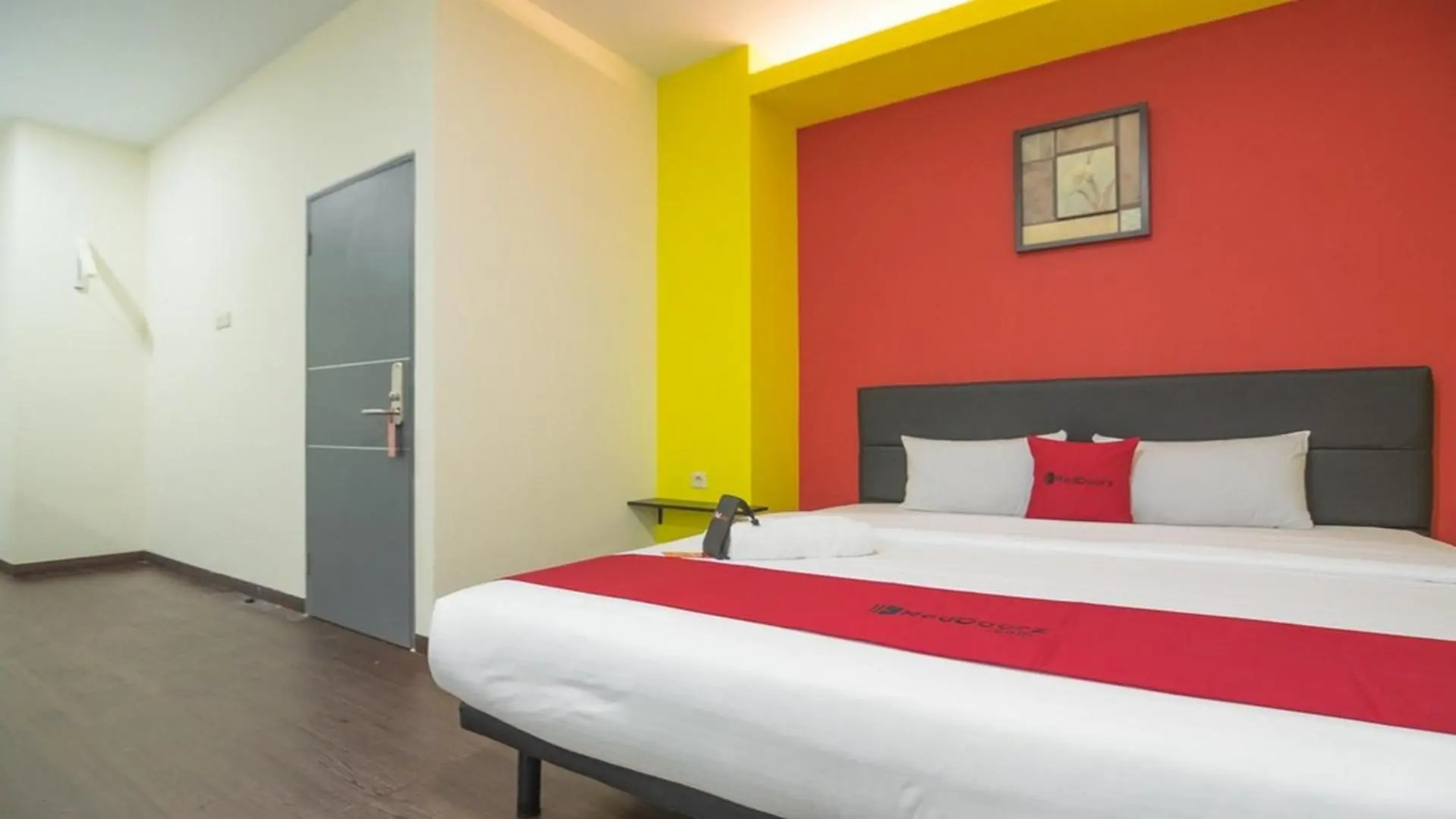 Foto - RedDoorz near ITC Mangga Dua