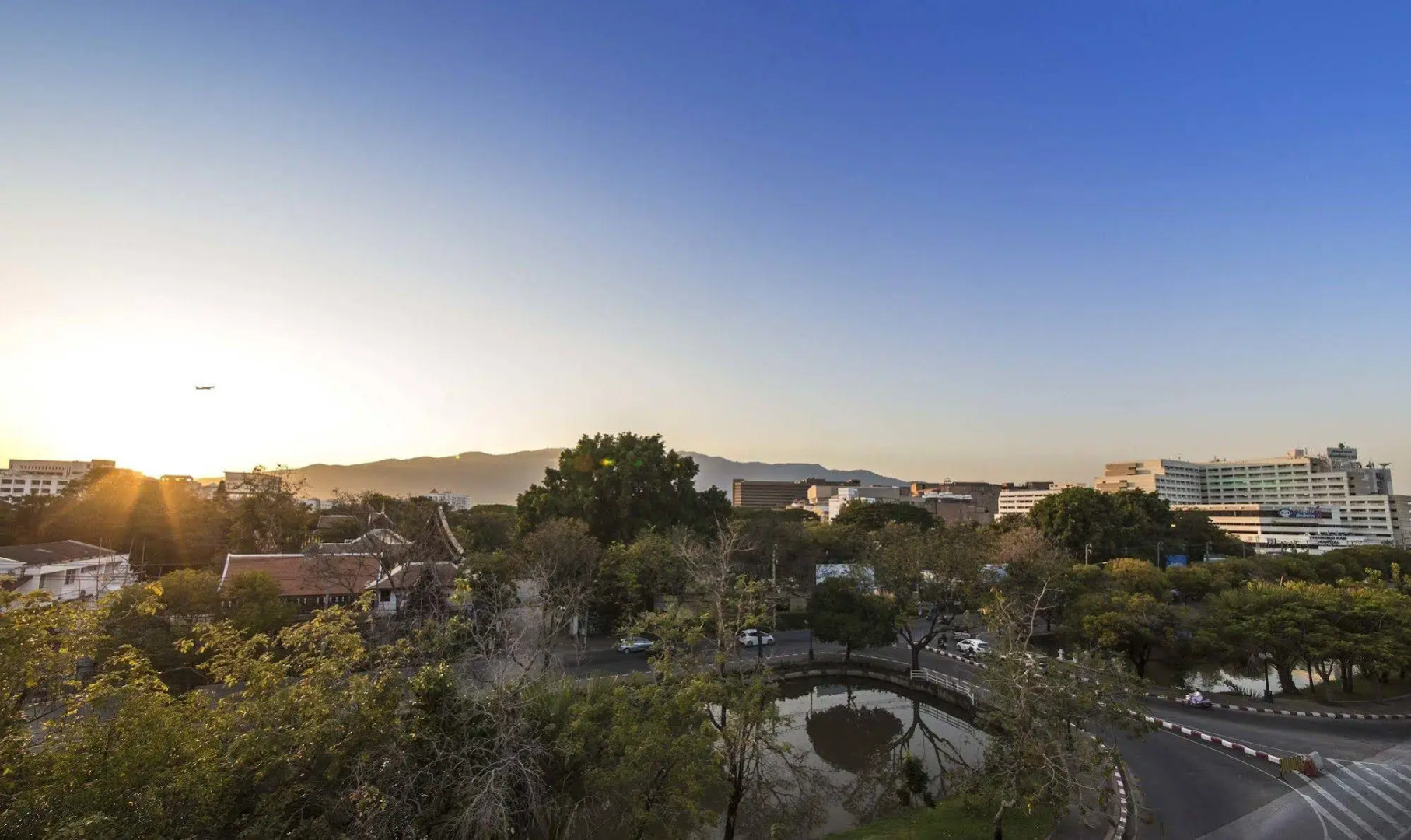 Photo - Chiang Roi 7 Days Inn