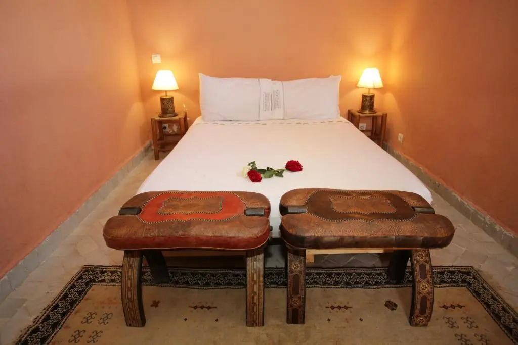 Photo - Riad white flowers