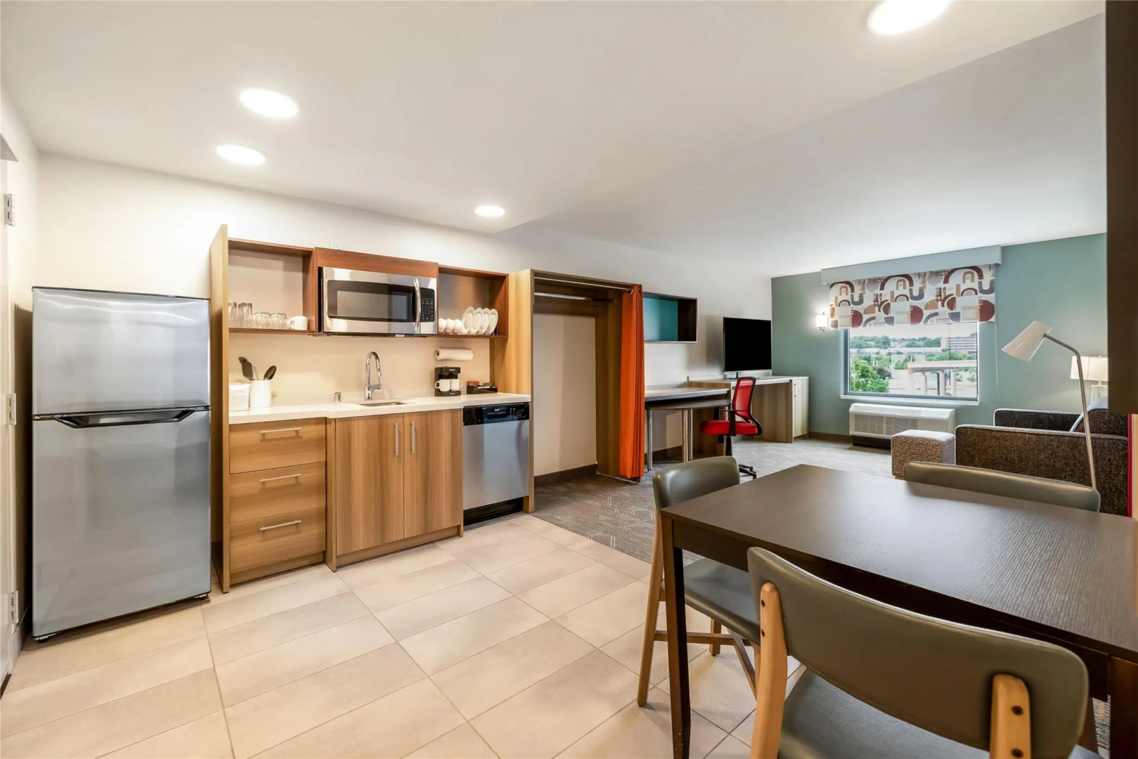 Photo - Home2 Suites By Hilton Madison East