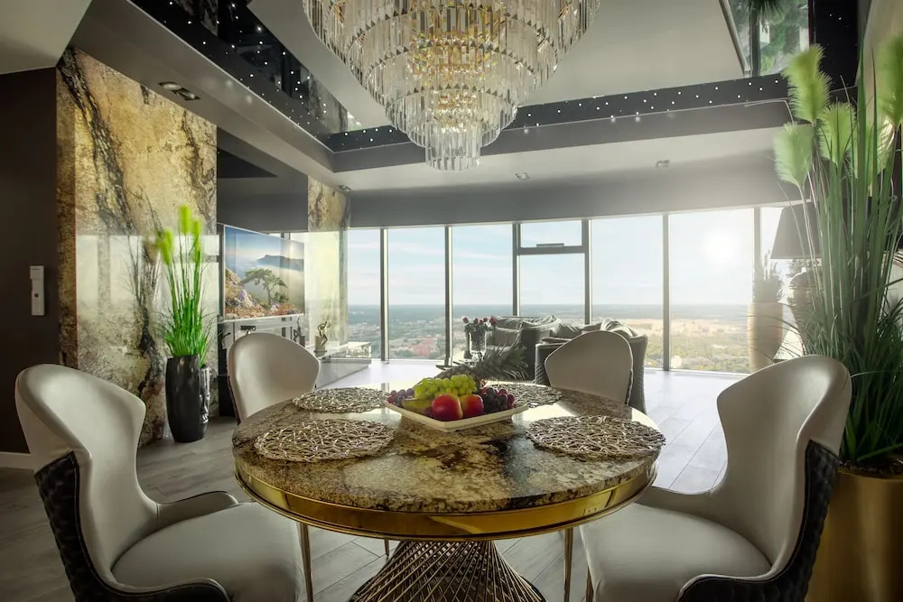 Foto - Apartments in Sky Tower with Bathtub near the window
