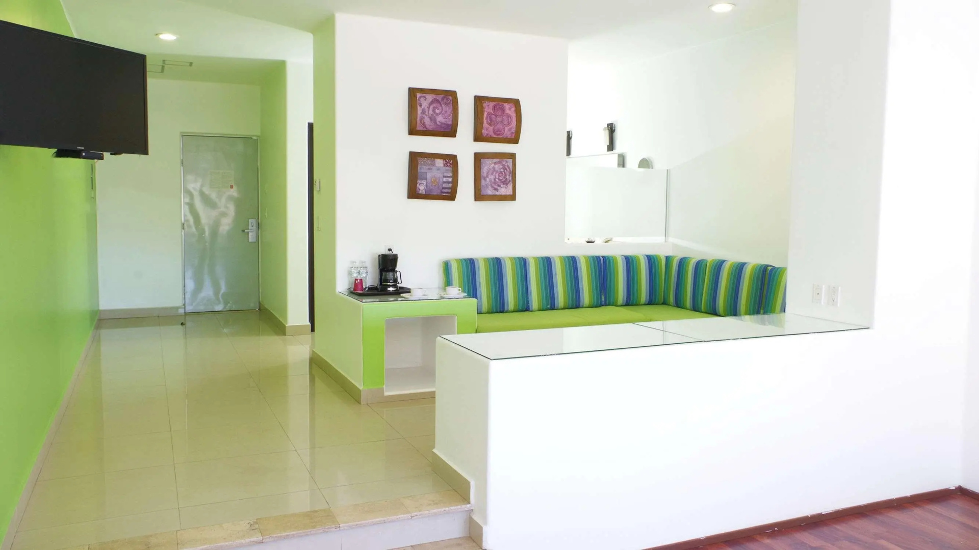 Foto - Seven Crown Express & Suites by Kavia