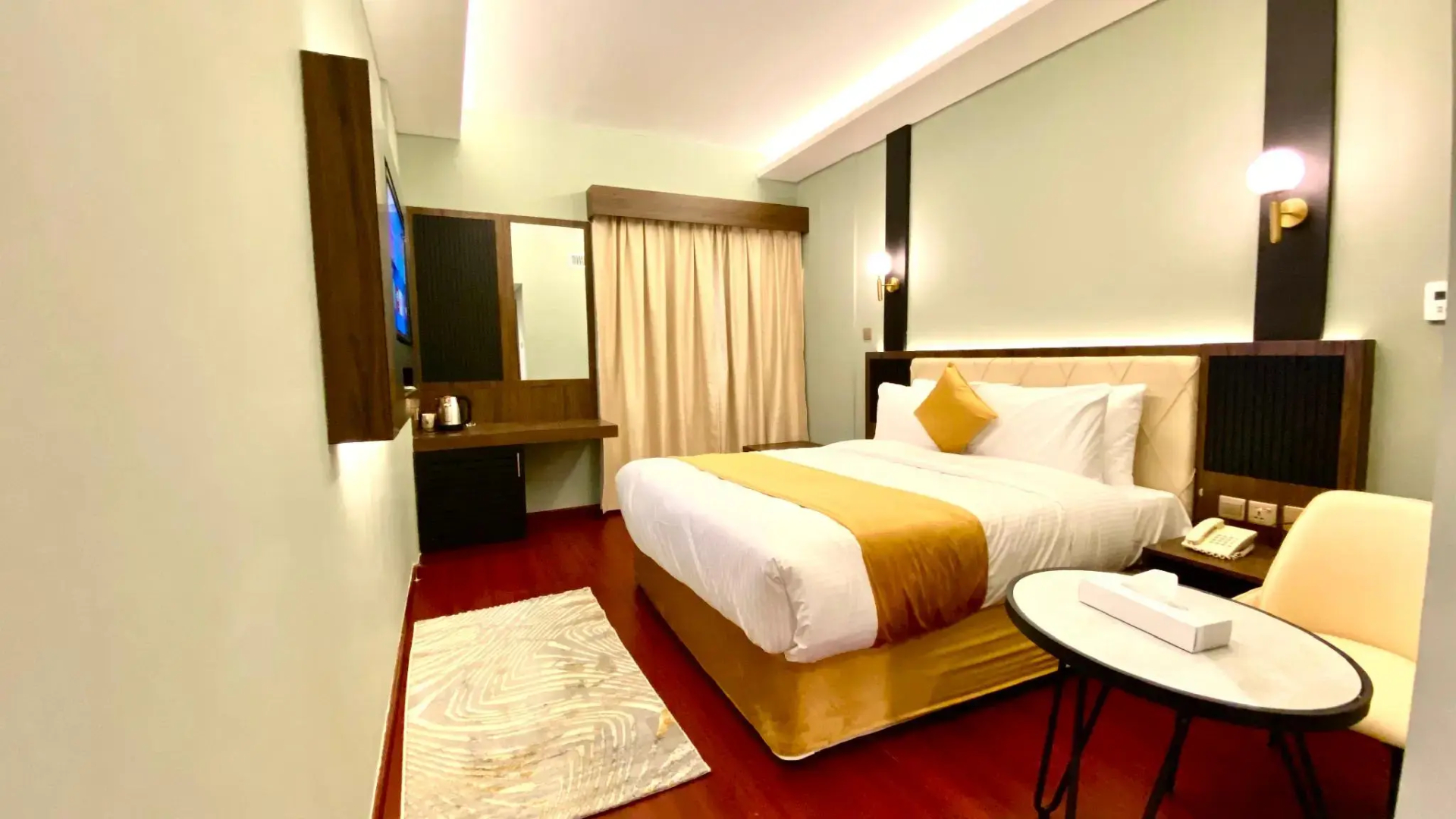 Photo - Concorde Inn Hotel