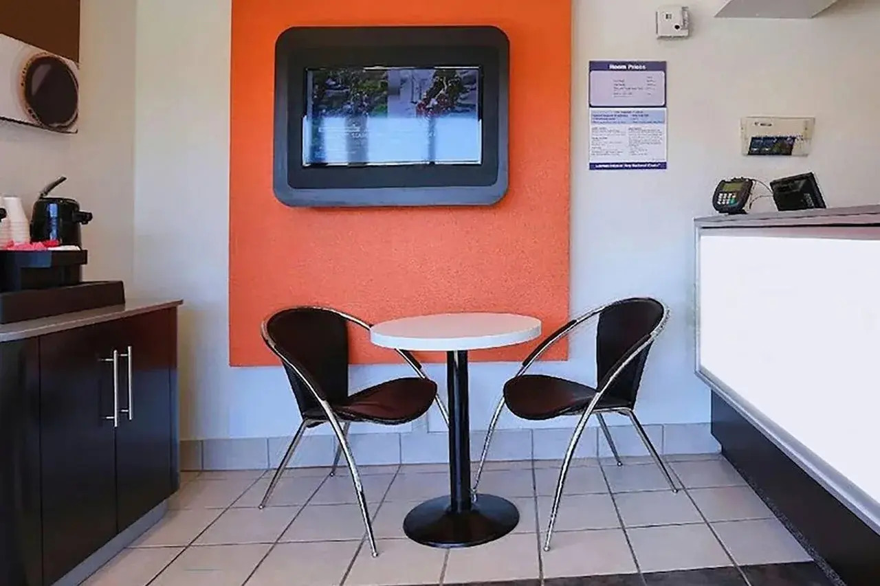 Photo - Super 8 by Wyndham Walnut Creek