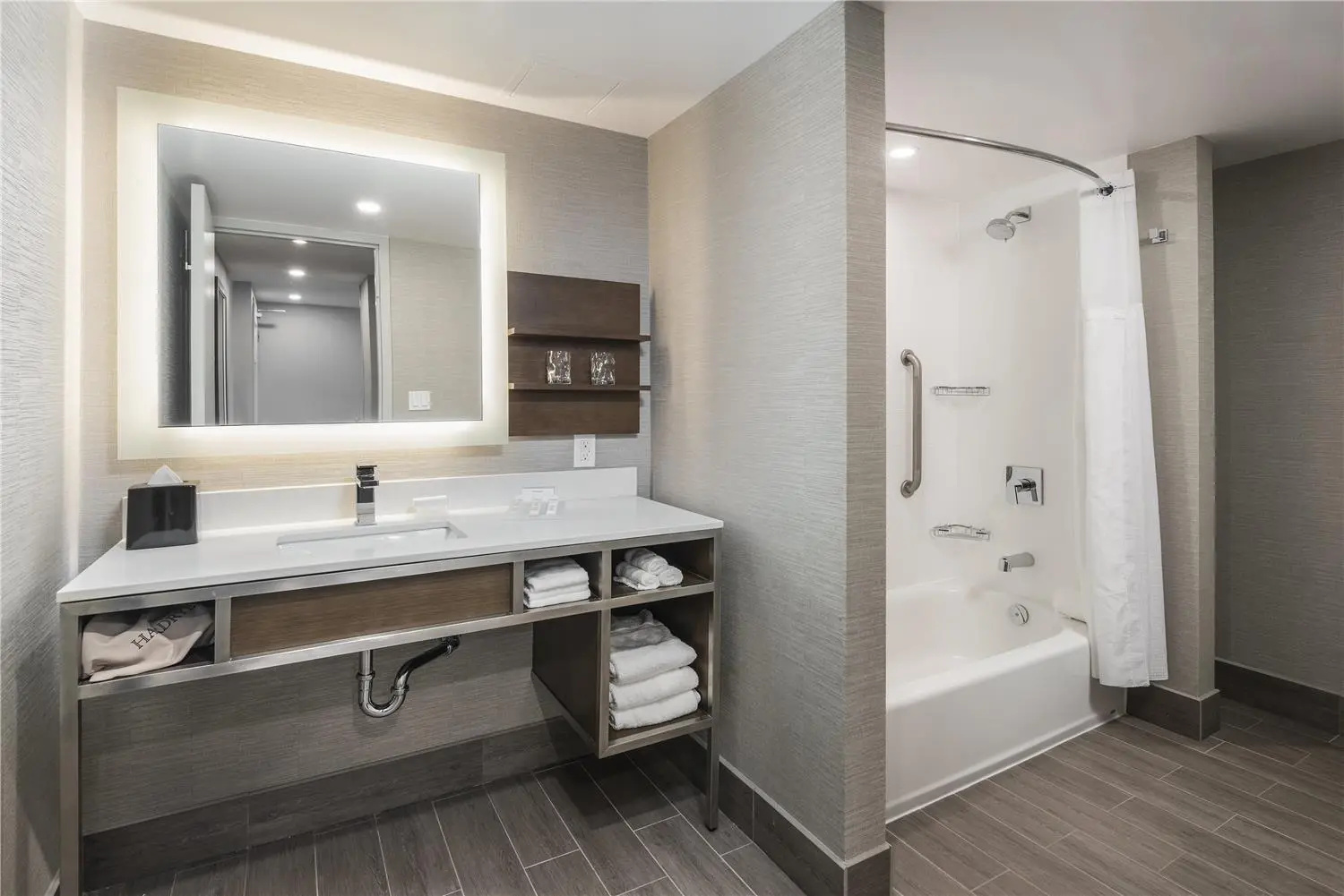 Photo - Hilton Garden Inn Ottawa Downtown