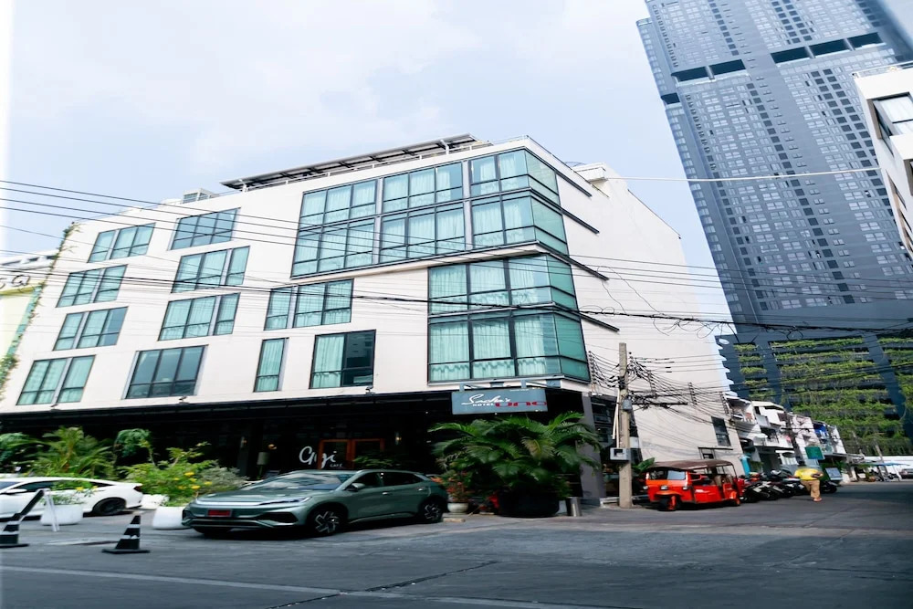 Photo - Sacha's Hotel Uno