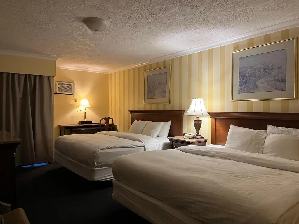 Photo - Island Travel Inn
