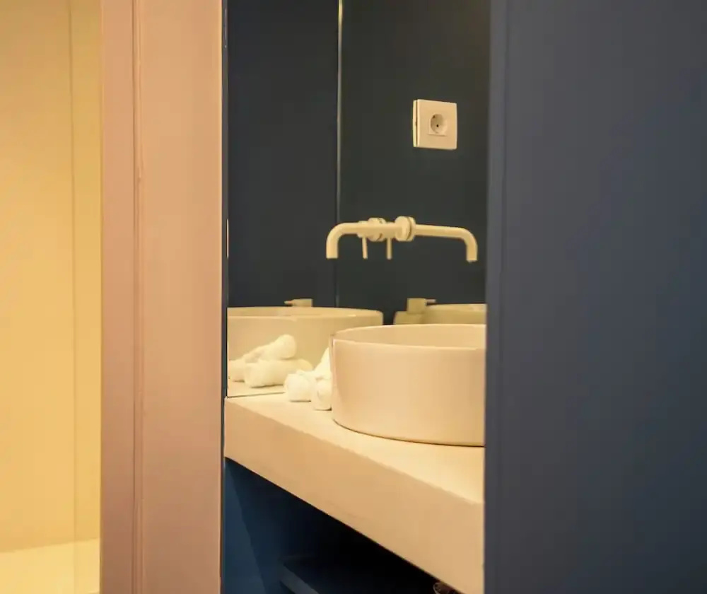 Photo - Neo Suites