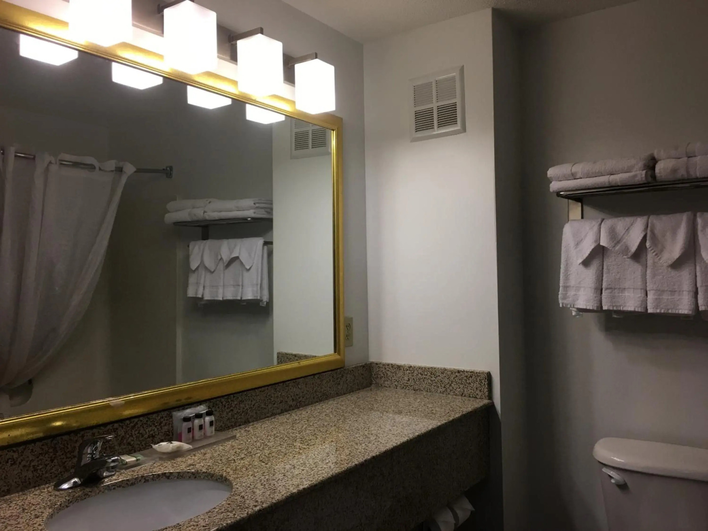 Foto - Country Inn & Suites by Radisson, Camp Springs Andrews Air Force Base , MD