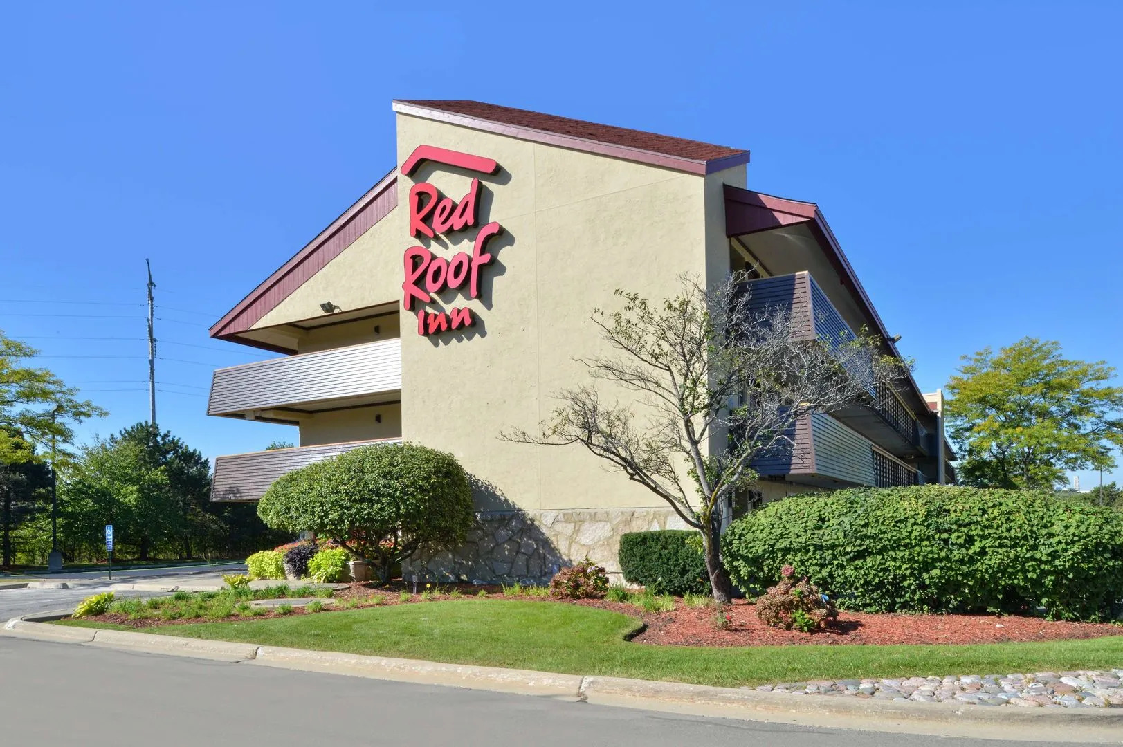 Photo - Super 8 by Wyndham Deerfield - Northbrook