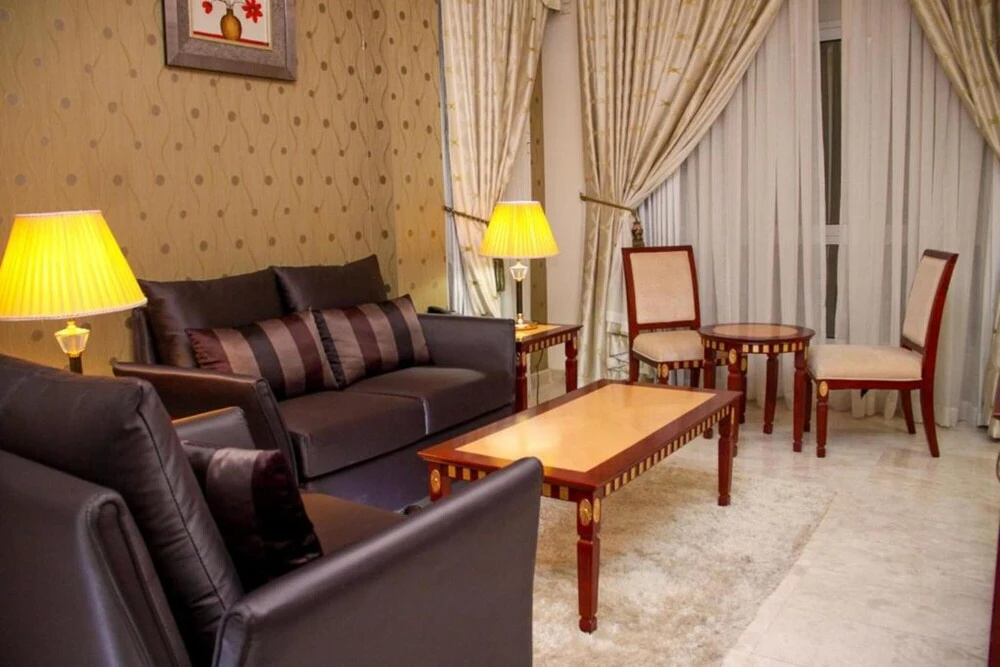 OYO 136 Pioneer Hotel Apartments