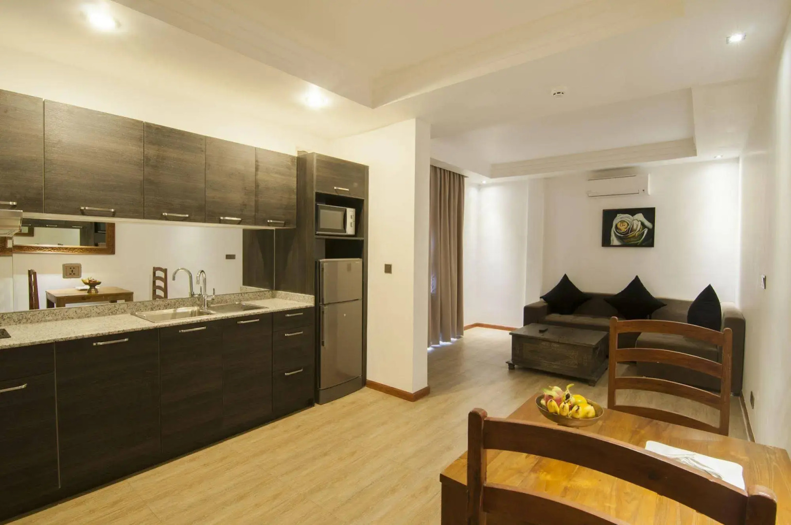 Photo - La Rose Suites