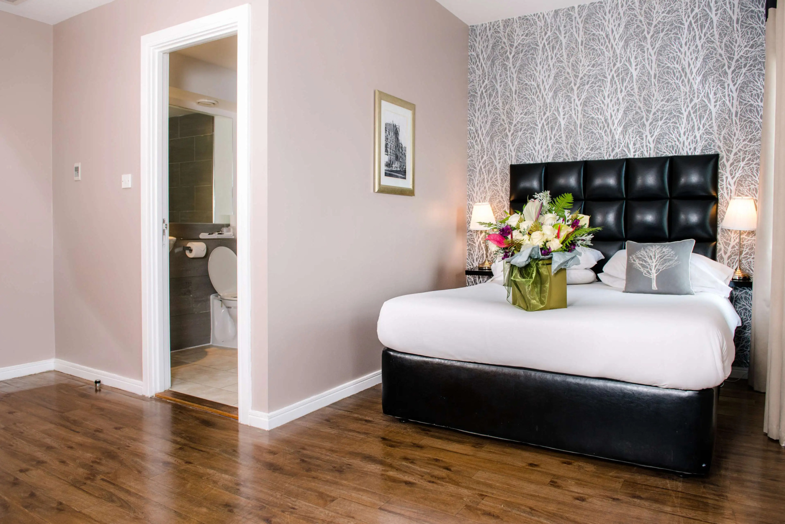 Foto - Royal Hotel Cardiff by Belvilla