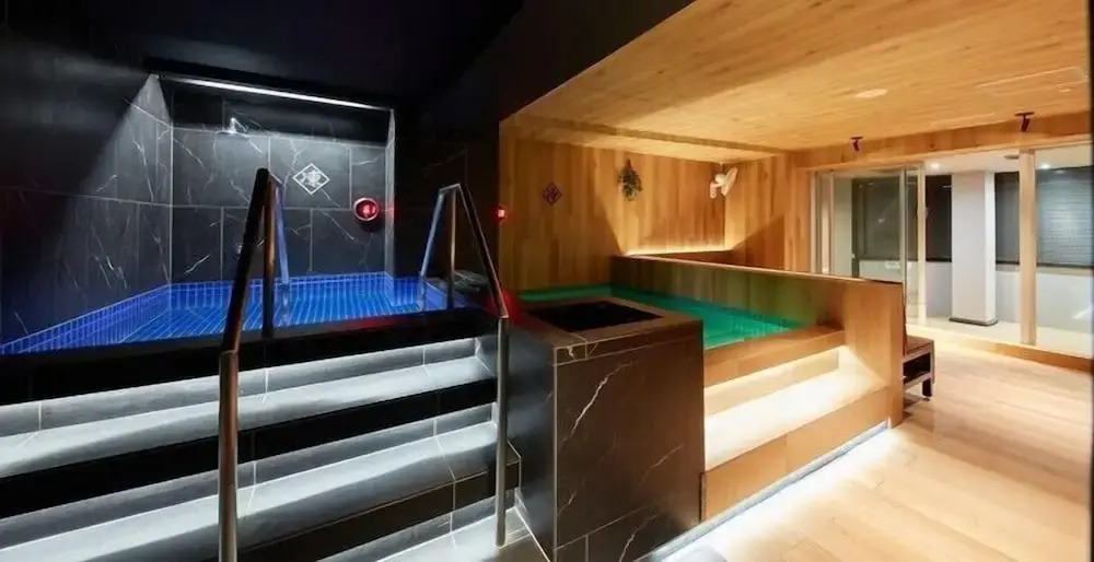 Photo - Rembrandt Cabin & Spa Shimbashi - Caters to Men