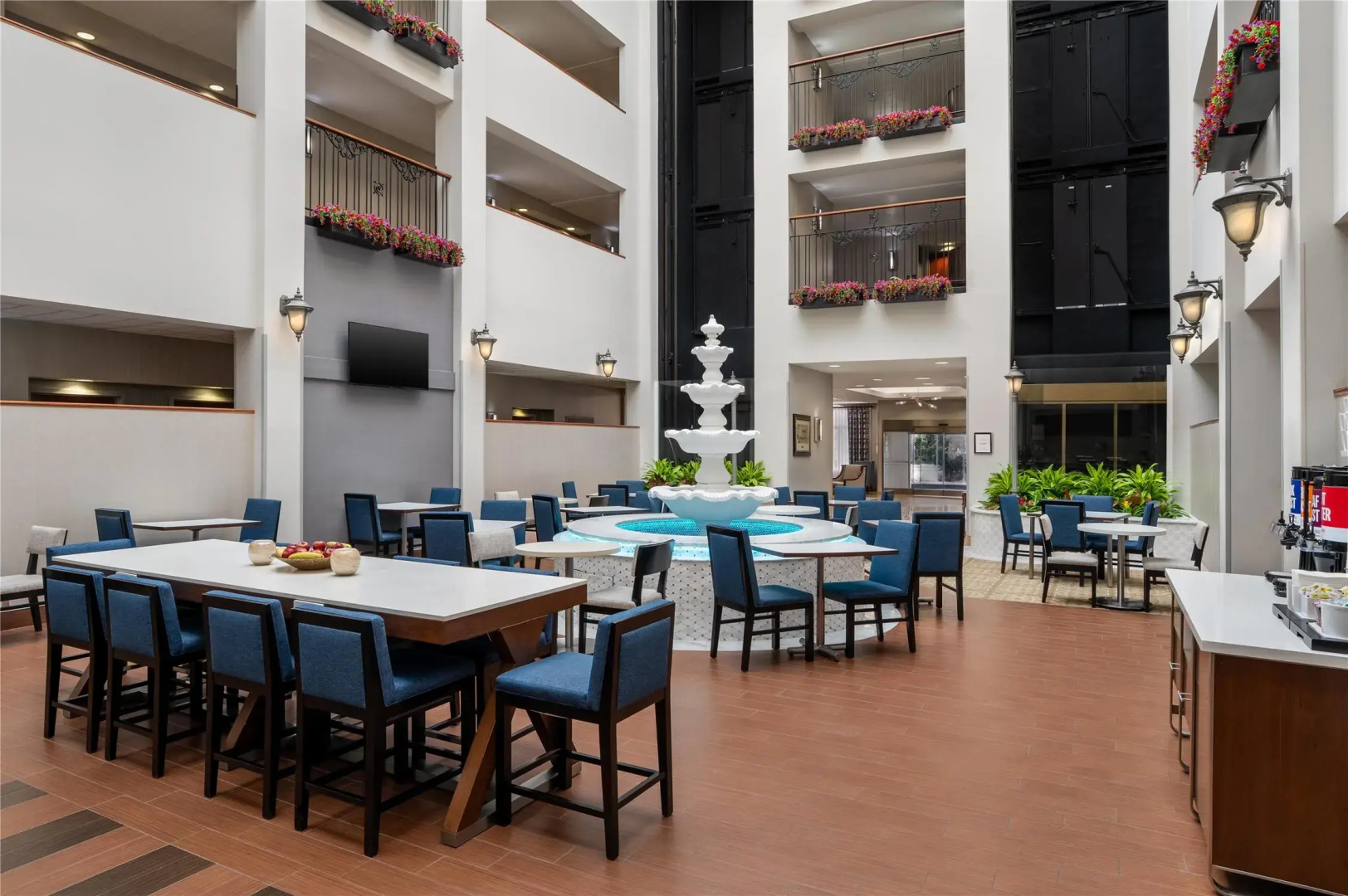 Photo - Hampton Inn & Suites Rockville Centre