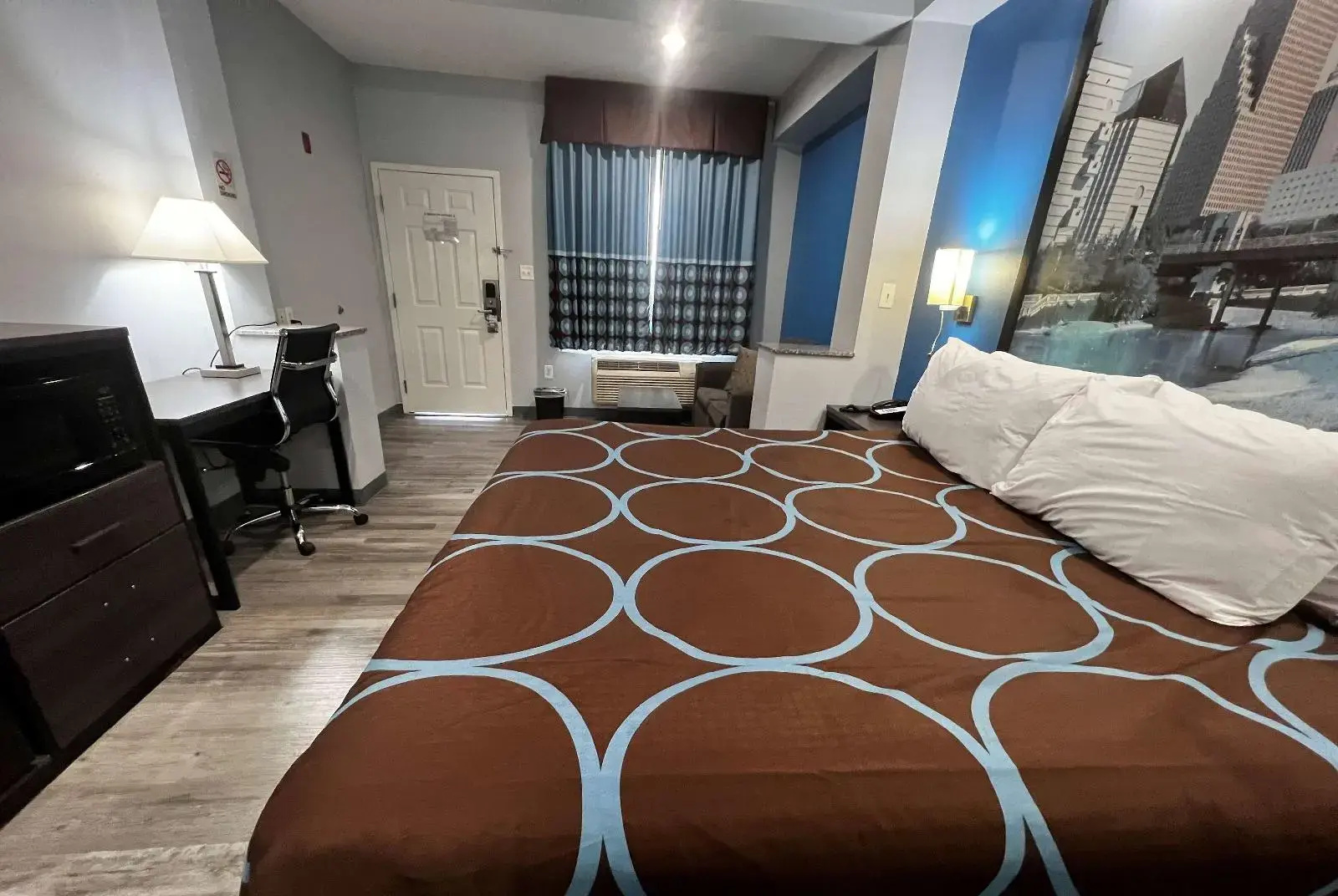 Photo - Super 8 by Wyndham Houston North I-45