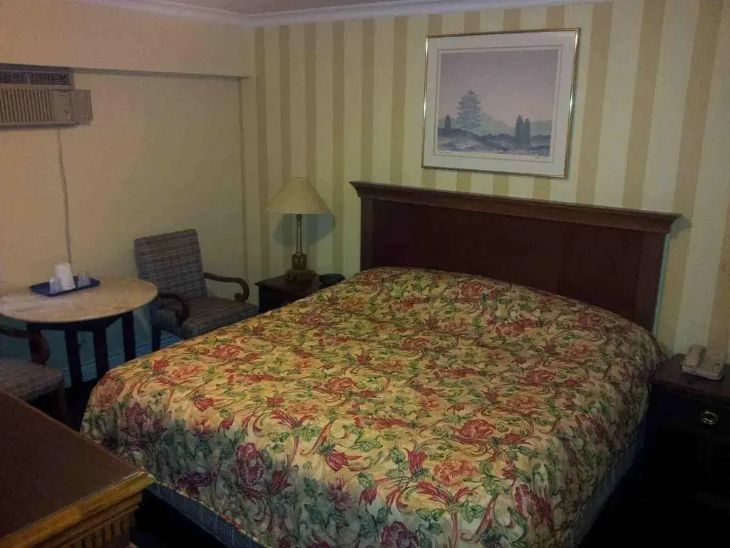 Photo - Island Travel Inn