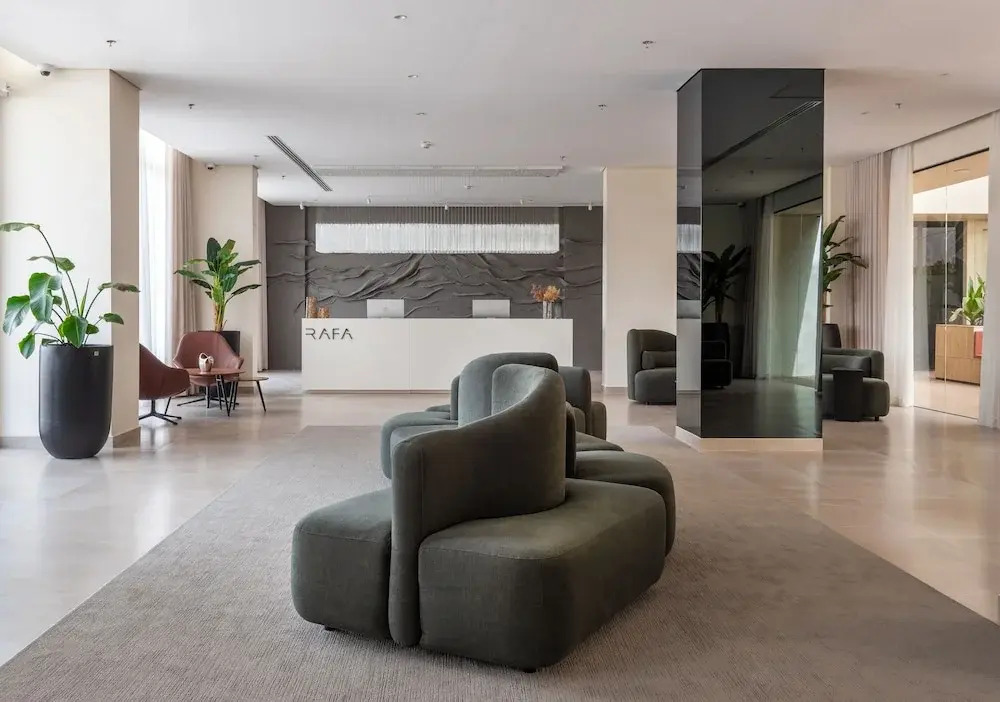 Photo - Rafa- Hittin