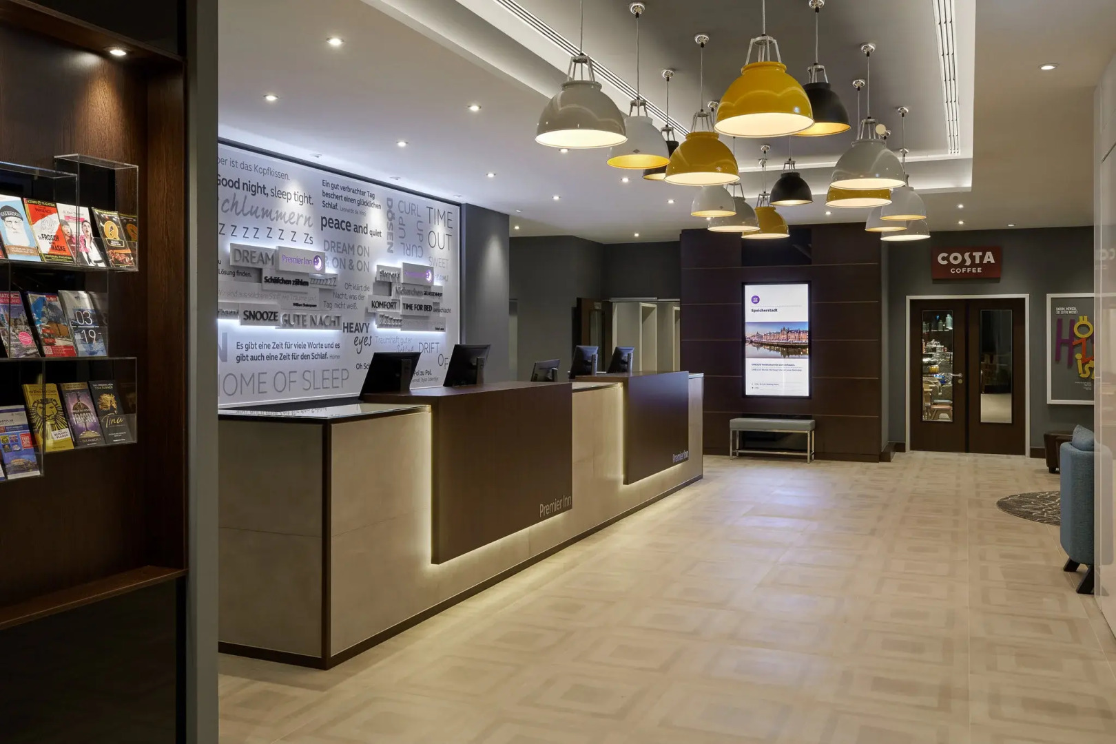 Photo - Premier Inn Hamburg City Centre