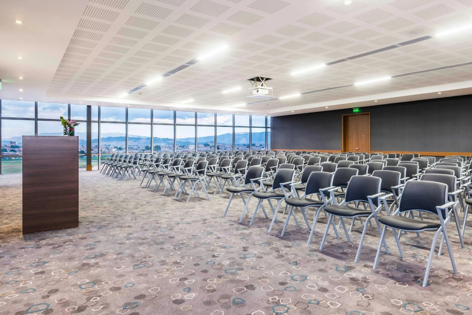 Foto - Courtyard by Marriott Bogota Airport