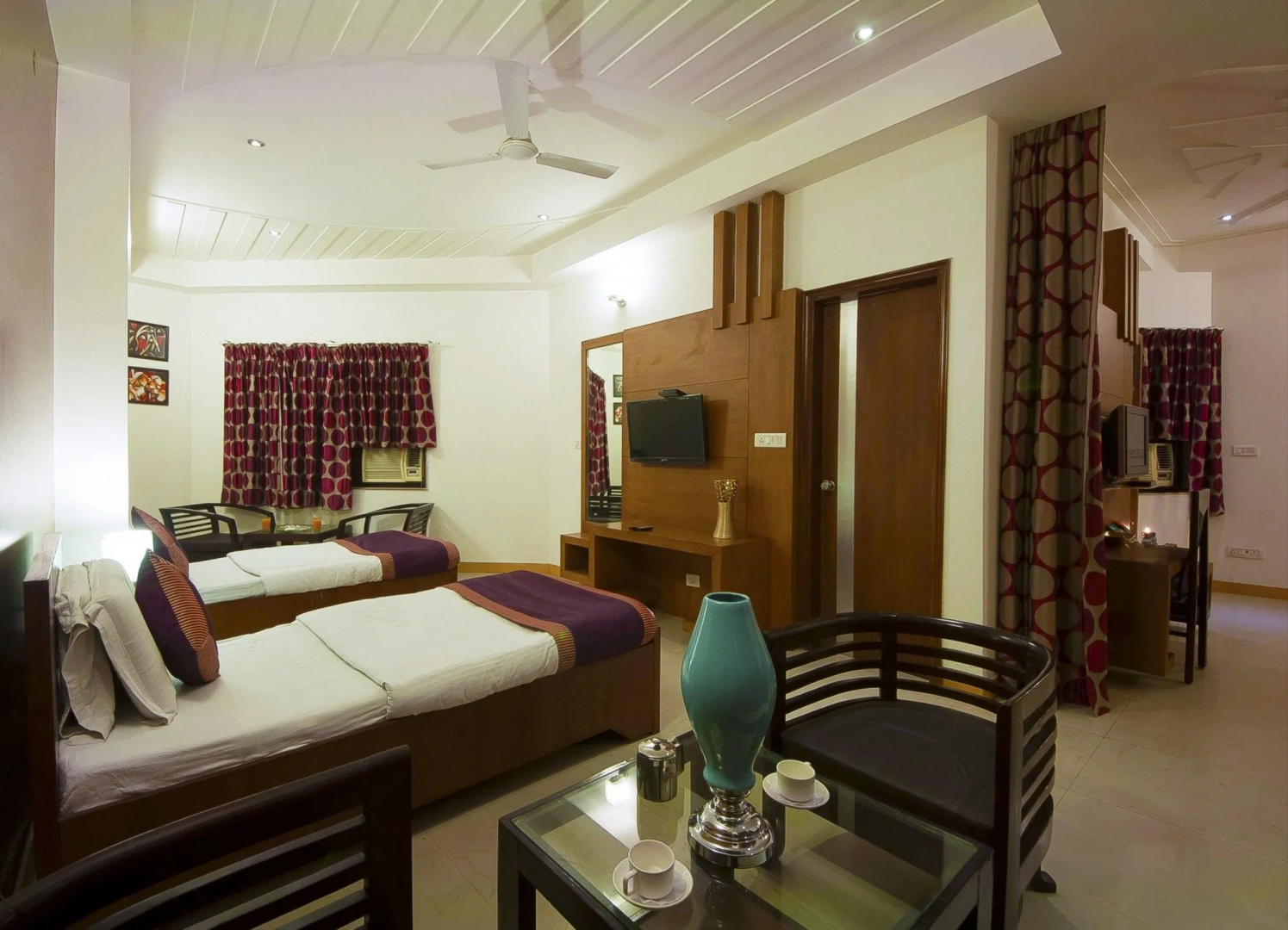 Photo - Hotel Delhi 37
