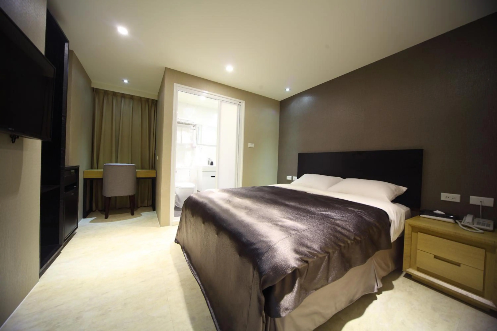 Foto - E-House