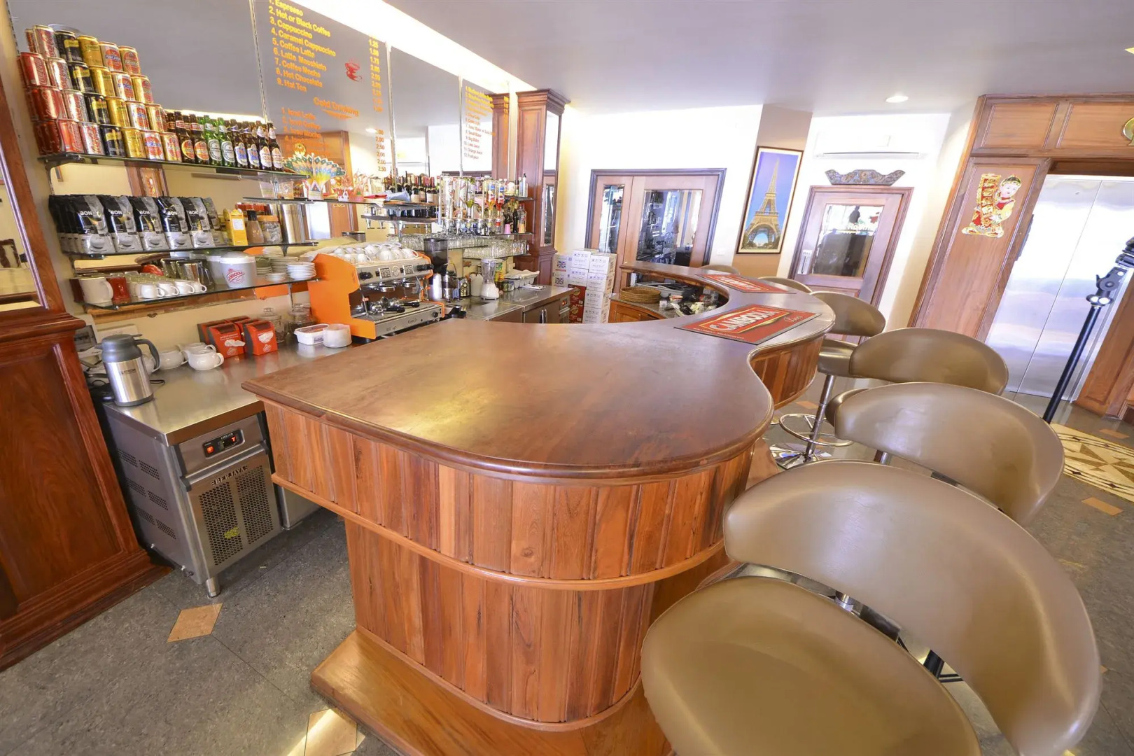 Foto - Golden House International Hotel