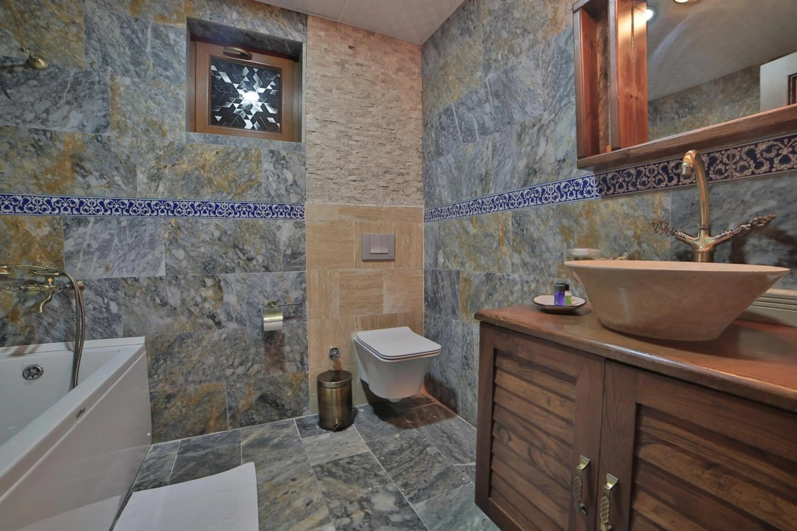 Foto - Caravanserai Inn Hotel