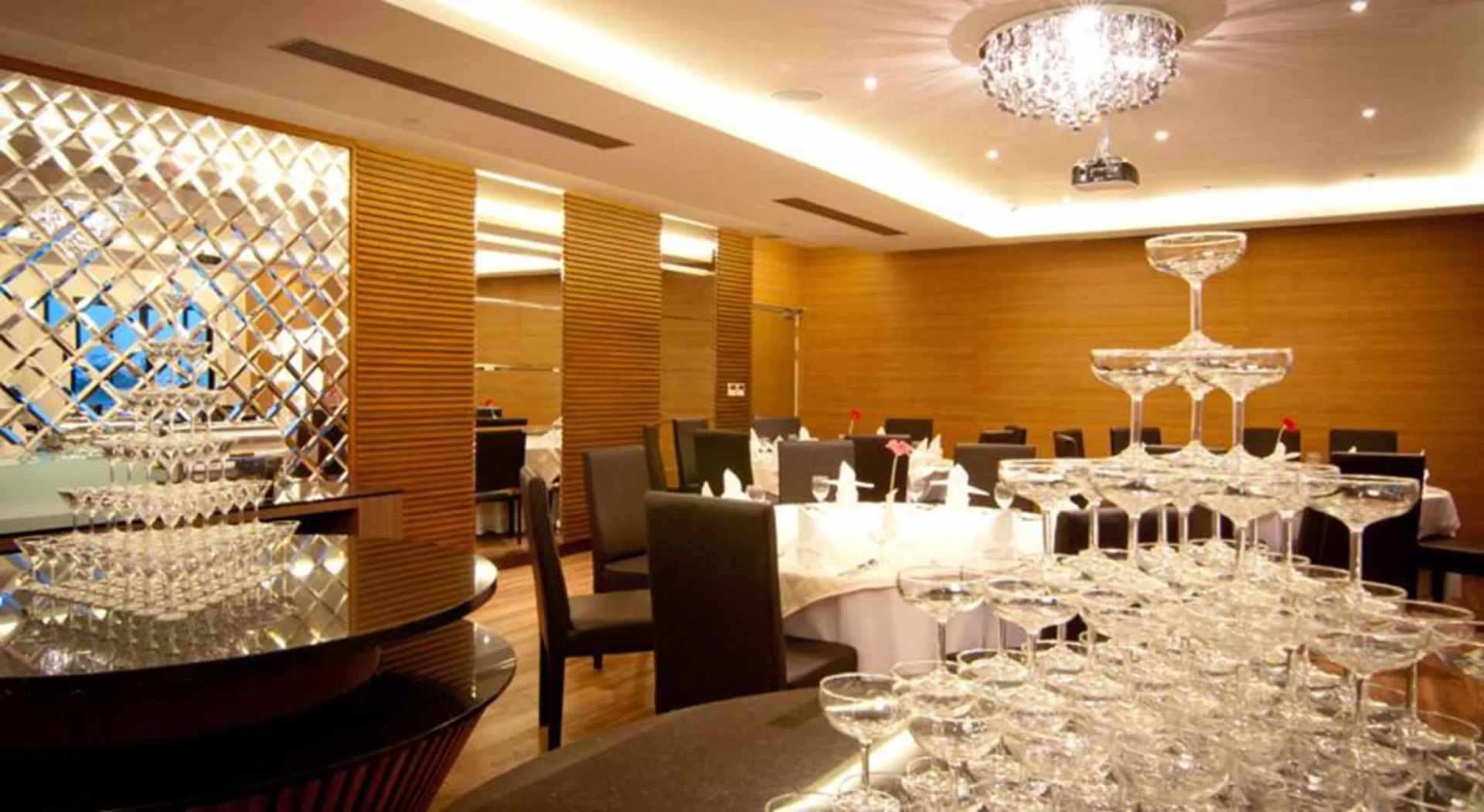 Photo - Grand Lord Boutique Hotel -Srinakarin