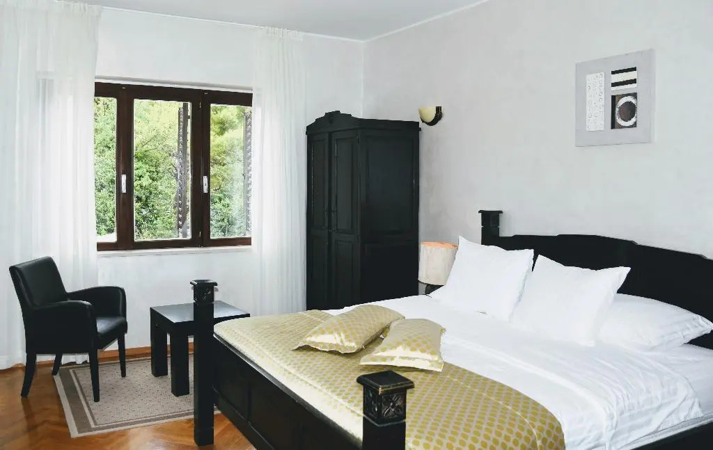 Foto - City Beach Villa with Pool and Sea View