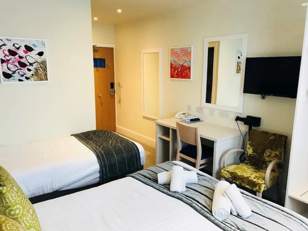 Photo - St Ives Hotel