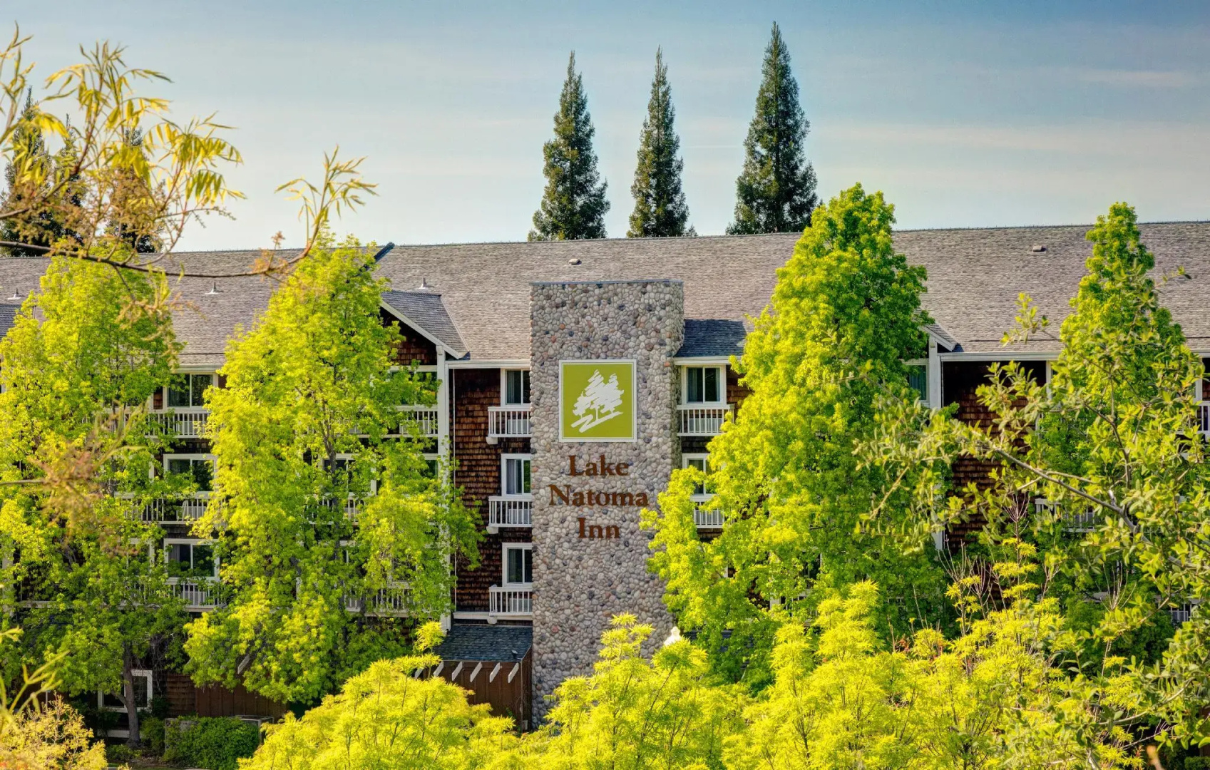 Photo - Lake Natoma Inn