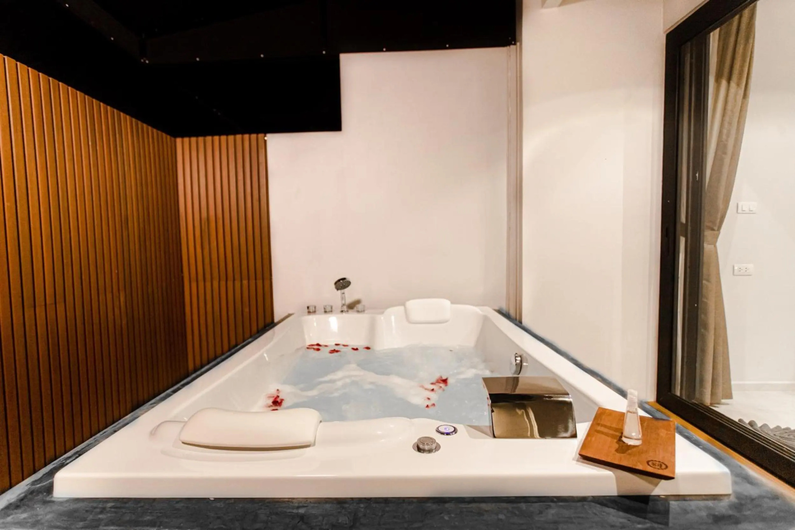 Photo - Tour De Phuket Hotel
