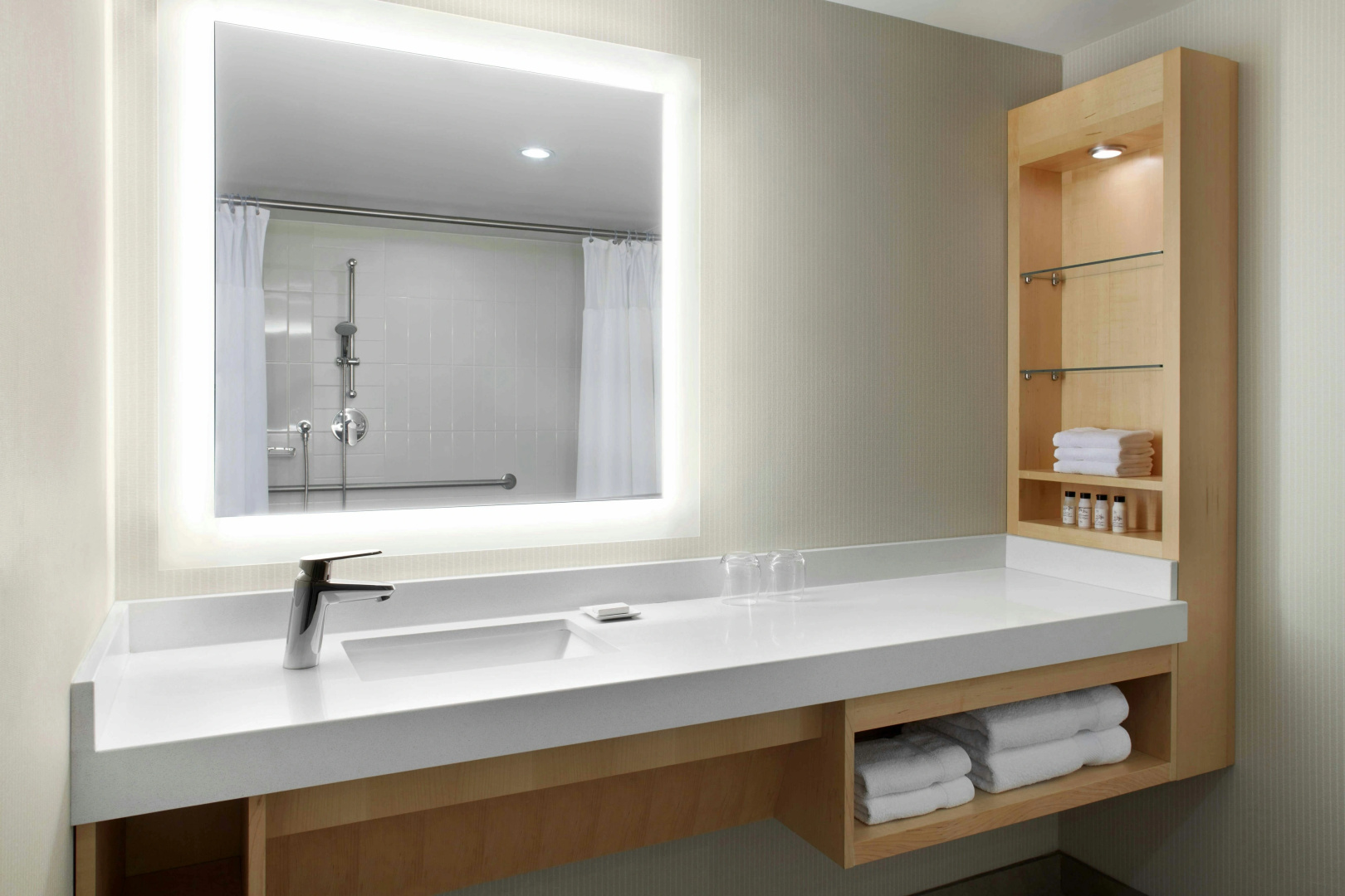 Photo - Delta Hotels by Marriott Ottawa City Centre