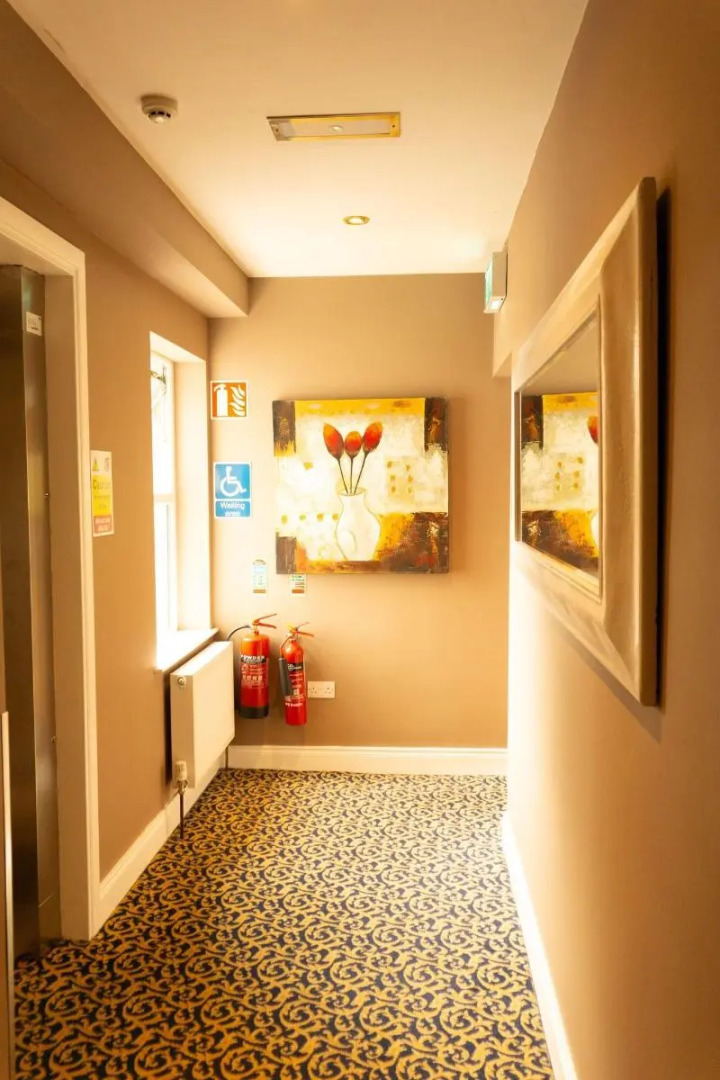 Photo - Phoenix Park Hotel