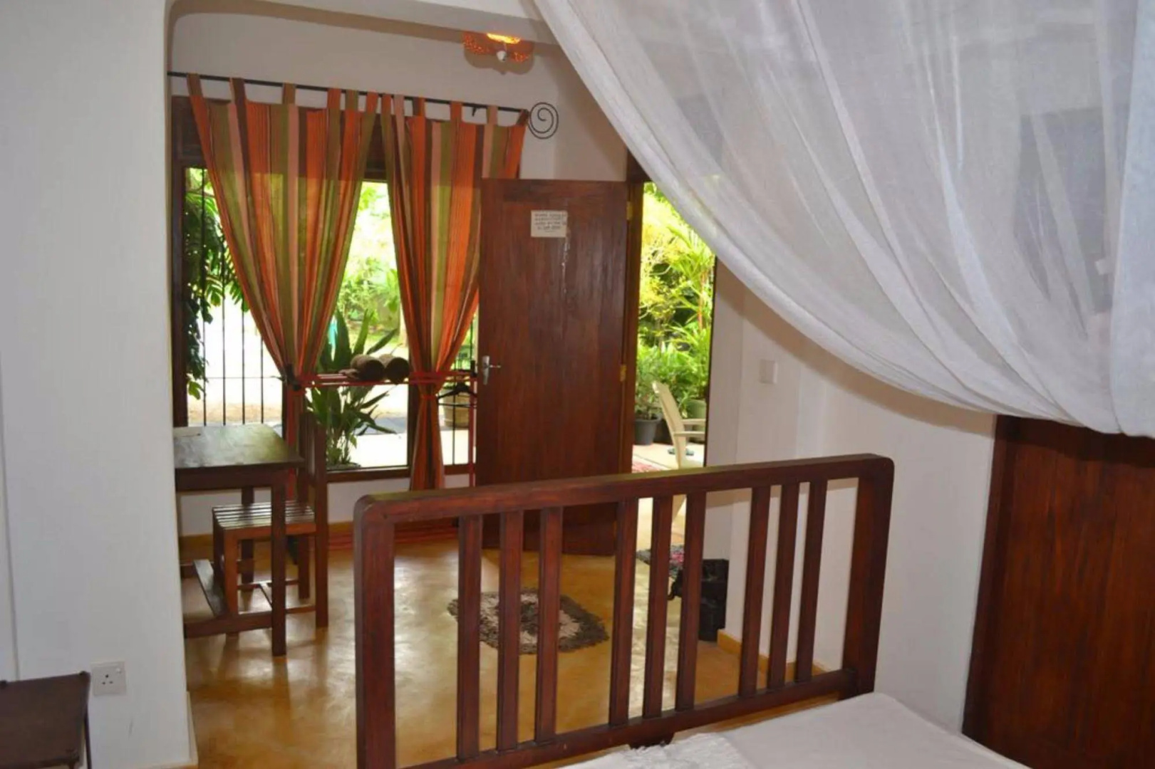 ROCK HOUSE UNAWATUNA