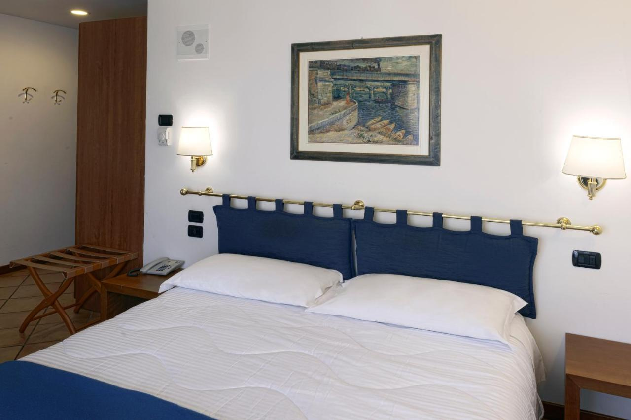 Photo - International Hotel & Suite