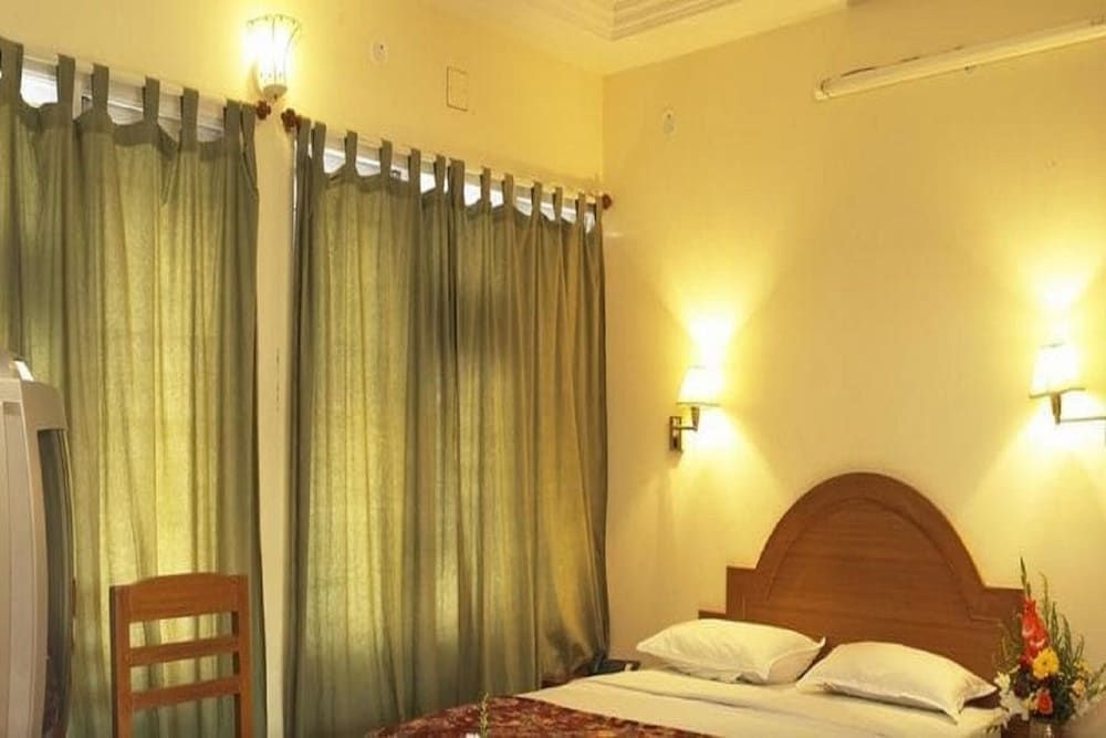 Sivaranjani Hotel