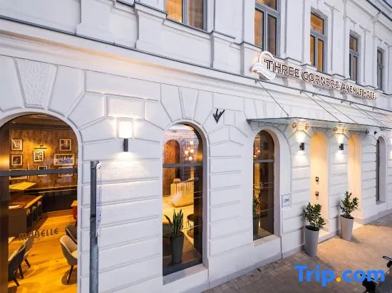 Photo - Three Corners Avenue Hotel