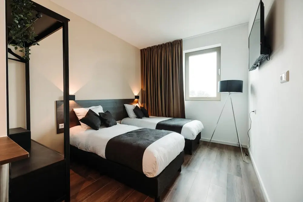 Photo - HOTELUX Amsterdam Airport Hotel