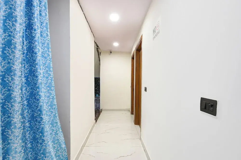 Foto - FabHotel NP International - Nehru Place Market
